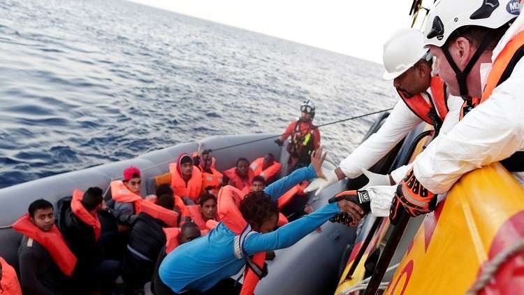 خفر سواحل إيطاليا ينقذ أكثر من 1100 مهاجر وينتشل جثتين