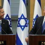الرئيس الإسرائيلي يلتقي مع الأحزاب بينما يستعد نتنياهو لتشكيل الحكومة