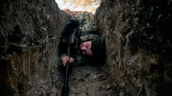 الطين والصقيع .. الجنود الأوكرانيون محاصرون في الخنادق