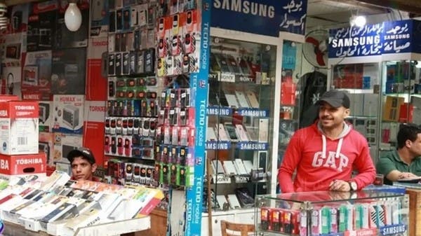 الركود يضرب سوق الهاتف المحمول في مصر .. والدولار هو كلمة السر