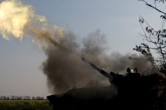 تفعيل أنظمة الدفاع الجوي في زابوريزهيا ... وانفجارات في عدة مدن بجنوب أوكرانيا