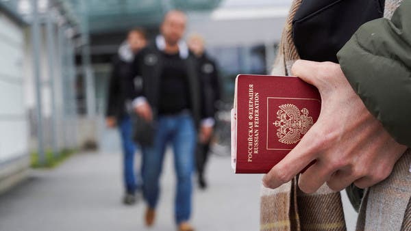 في 4 مناطق أوكرانية ضمتها له .. تم إصدار 80 ألف جواز سفر روسي