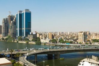 ونما الاقتصاد المصري 4.4 بالمئة في الربع الأول من العام المالي الجاري