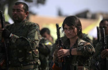 مقاتلو قوات سوريا الديمقراطية في دير الزور (ملف)