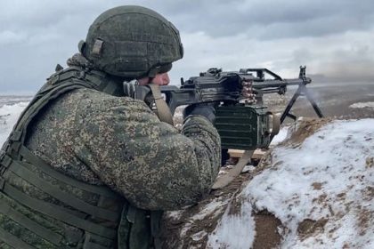 وسط مخاوف من هجوم على أوكرانيا ، تقوم بيلاروسيا بنقل القوات والمعدات