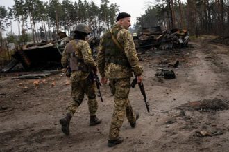 الكرملين: انسحاب قواتنا من أوكرانيا غير وارد حاليا