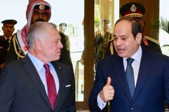 السيسي والملك الأردني يبحثان القضايا الإقليمية وتعزيز التعاون عبر الهاتف