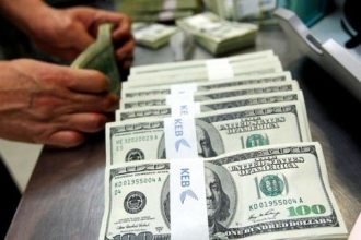 بعد الموافقة على قرض صندوق النقد الدولي ، هل سينهار سوق الدولار الموازي في مصر؟
