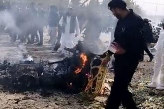 قتلى وجرحى .. انفجار سيارة مفخخة في أكثر مدن باكستان أمانًا