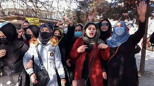 قلق دولي بعد أن منعت طالبان النساء من العمل في المنظمات غير الحكومية