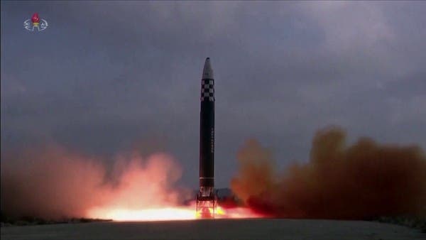 كوريا الشمالية تطلق صاروخا باليستيا بعد زحفها جنوبا