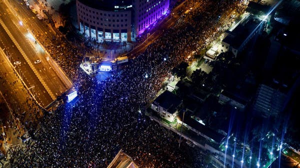 تنديدا بسياسات حكومة نتنياهو.. 100 ألف يحتشدون في تل أبيب
