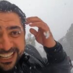 شاهد الفرح الهستيري للمؤثرين المصريين بالثلج في الجزائر