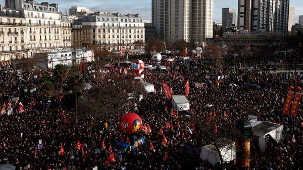 مئات الآلاف من الفرنسيين يتظاهرون ضد إصلاح نظام التقاعد