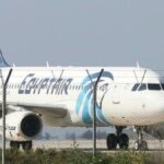 الحكومة تصدر إيضاحات بشأن بيع "مصر للطيران"