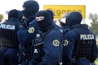 المجر: مقتل شرطي وإصابة آخرين في هجوم بسكين في بودابست