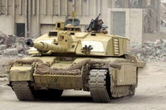 بريطانيا العظمى: الدبابات التي تبرعنا بها لأوكرانيا ستصل قبل الصيف