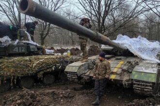 بولندا تزود كييف بدبابات إضافية ... والمجر: الغرب ينجذب إلى الحرب