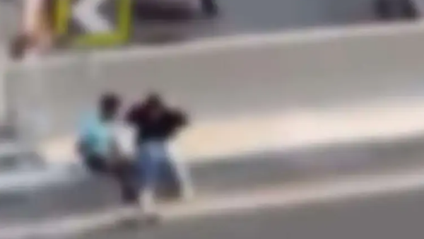 فيديو فعل فضيحة على جسر في مصر.  شكوى ضد المصور