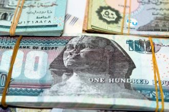 يواصل سعر الدولار في مصر ارتفاعه ويخترق مستويات جديدة أمام الجنيه
