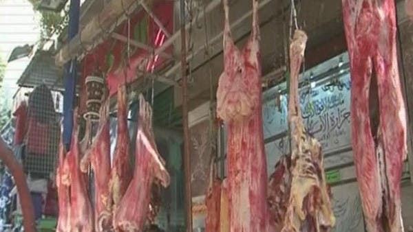 ادعى أنه يبيع اللحوم على أقساط.  صاحب مقطع فيديو استولى على المصريين