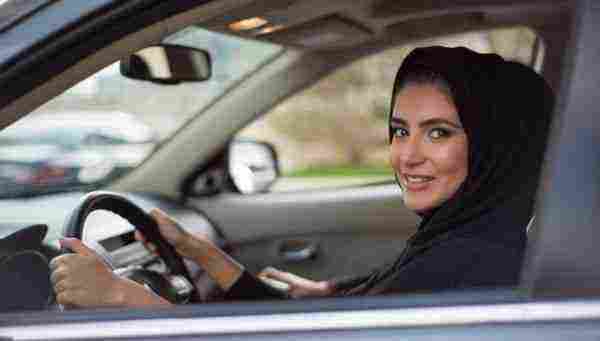 التسجيل في مدرسة تعليم القيادة للنساء في الرياض