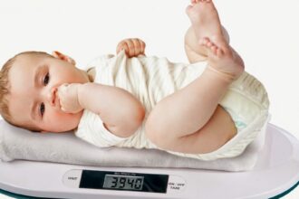 زيادة وزن الرضيع بسرعة