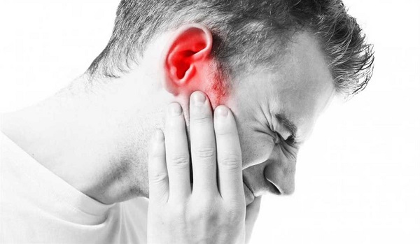 علاج خروج سائل من الأذن عند الكبار