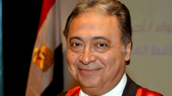 أثناء جراحة للقلب.. خطأ طبي ينهي حياة وزير مصري