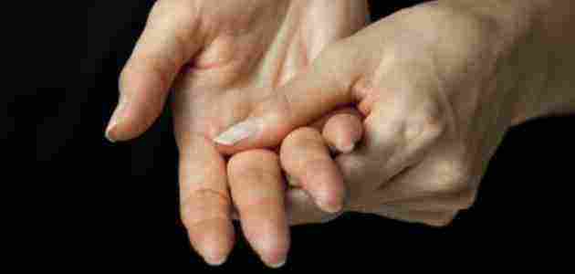 اعراض الروماتيزم  في اليدين 